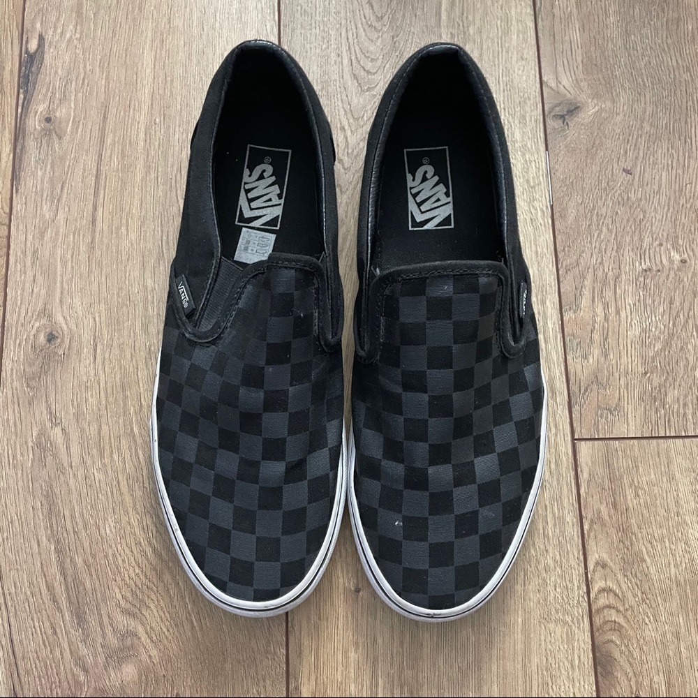 VANS BLACK CHECKERED SLIP ONS SIZE 9